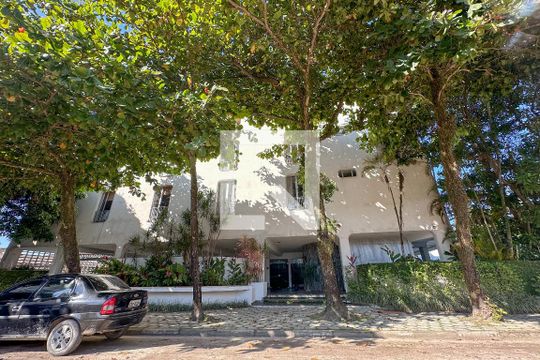 Fachada de apartamento para alugar com 3 quartos, 190m² em Balneario Guarujá, Guarujá
