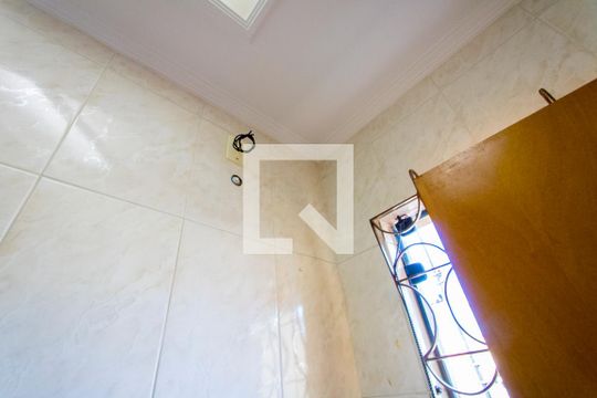 Banheiro do quarto 2 de casa para alugar com 3 quartos, 288m² em Vila Eldizia, Santo André