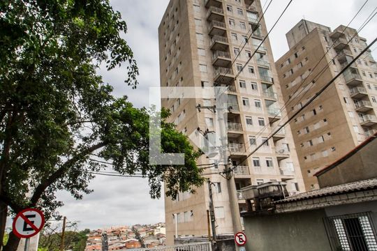 Fachada de apartamento para alugar com 2 quartos, 50m² em Vila Ester, Carapicuíba