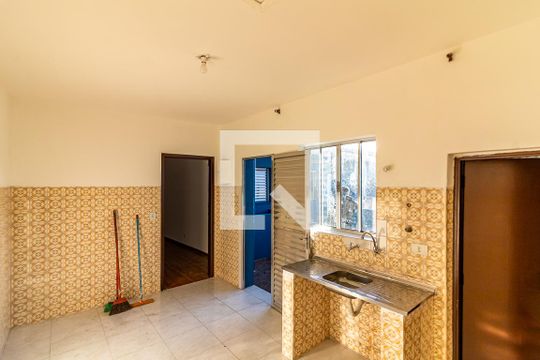Cozinha de casa para alugar com 1 quarto, 40m² em Parque Peruche, São Paulo