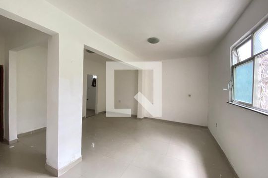 Sala de casa para alugar com 2 quartos, 78m² em Pilares, Rio de Janeiro