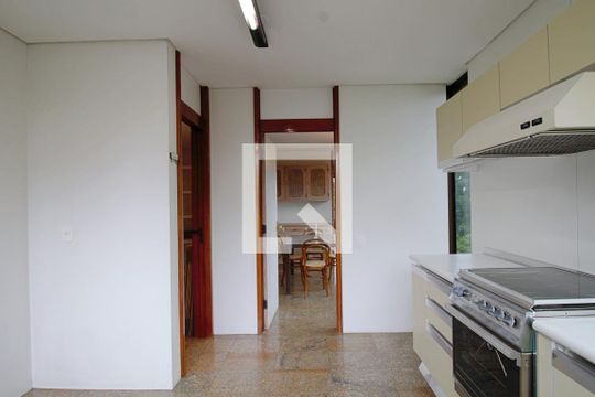 Cozinha de apartamento para alugar com 3 quartos, 550m² em Vila Suzana, São Paulo