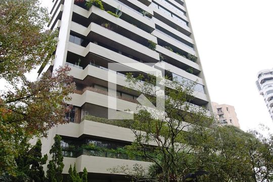 Fachada de apartamento para alugar com 3 quartos, 550m² em Vila Suzana, São Paulo