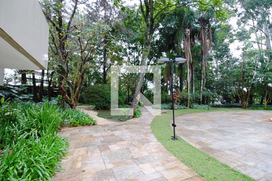 Área comum de apartamento para alugar com 3 quartos, 550m² em Vila Suzana, São Paulo