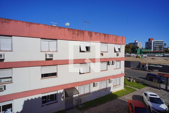 Sala - Vista de apartamento à venda com 1 quarto, 42m² em Vila Assunção, Porto Alegre