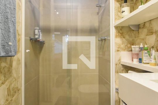 Banheiro de kitnet/studio à venda com 1 quarto, 44m² em Campo Belo, São Paulo