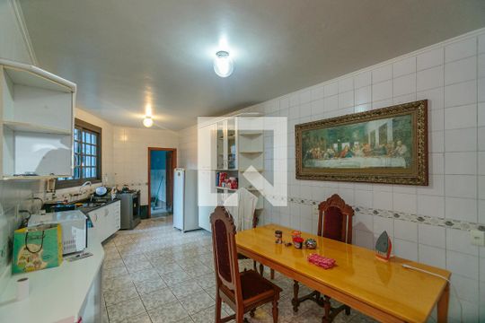 Cozinha de apartamento à venda com 3 quartos, 200m² em Nonoai, Porto Alegre