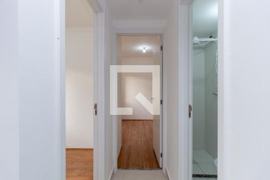 Corredor de apartamento para alugar com 2 quartos, 42m² em Cambuci, São Paulo