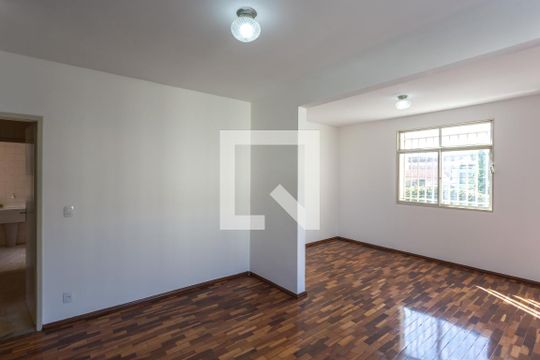 Sala de apartamento para alugar com 3 quartos, 110m² em Paraíso, Belo Horizonte