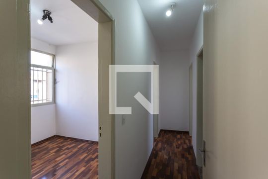 Corredor de apartamento para alugar com 3 quartos, 110m² em Paraíso, Belo Horizonte