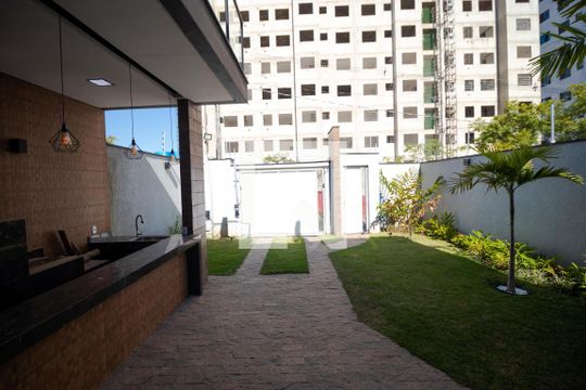 Quintal de casa à venda com 3 quartos, 200m² em Jardim Ibirapuera, Campinas