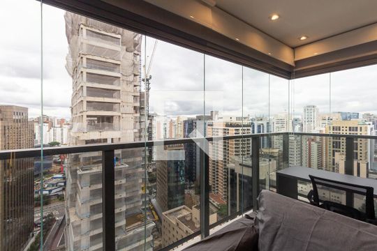 Varanda de kitnet/studio para alugar com 1 quarto, 42m² em Itaim Bibi, São Paulo