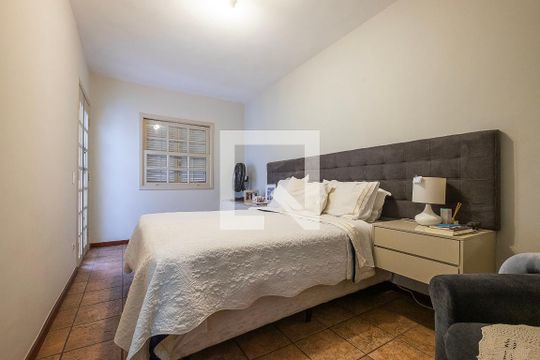 Suíte de casa à venda com 5 quartos, 300m² em Paraíso, São Paulo