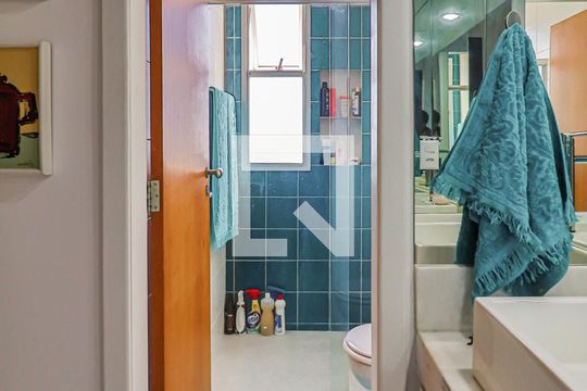 2 Pavimento - Banheiro do Corredor de apartamento para alugar com 3 quartos, 297m² em Santo Antônio, Belo Horizonte