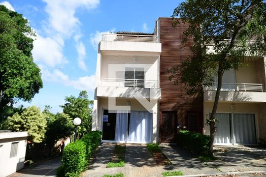 Fachada de casa de condomínio para alugar com 4 quartos, 200m² em Jardim Rebelato, Cotia