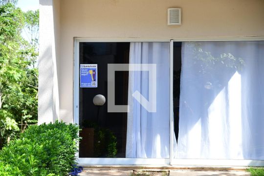 Adesivo QA de casa de condomínio para alugar com 4 quartos, 200m² em Jardim Rebelato, Cotia