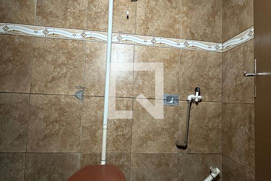 Banheiro de apartamento para alugar com 1 quarto, 40m² em Santos Dumont, São Leopoldo