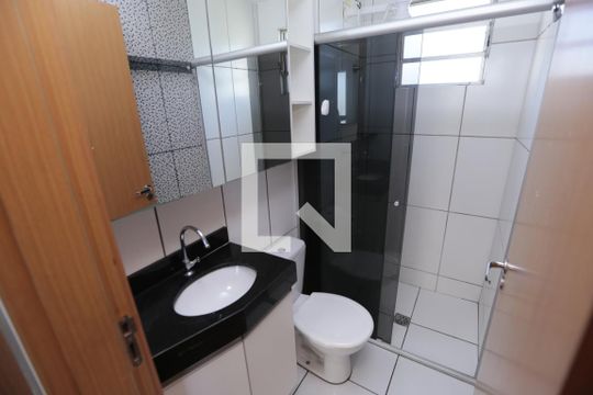 Banheiro de apartamento à venda com 2 quartos, 45m² em Califórnia, Contagem