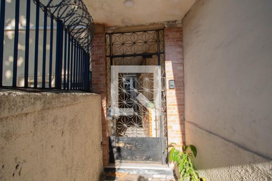 Corredor de apartamento à venda com 2 quartos, 60m² em Penha, Rio de Janeiro