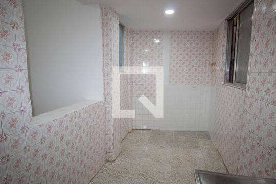 Cozinha de apartamento à venda com 2 quartos, 60m² em Penha, Rio de Janeiro