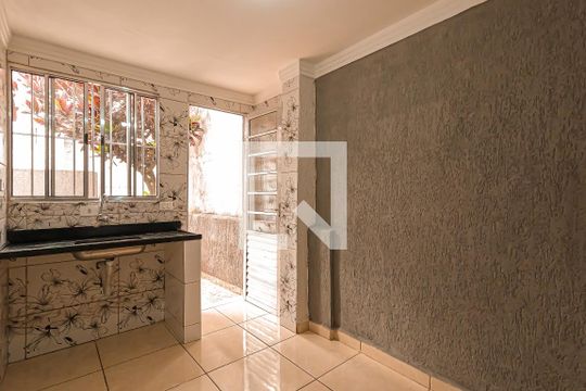 Casa para alugar com 1 quarto, 30m² em Jardim Paraventi, Guarulhos