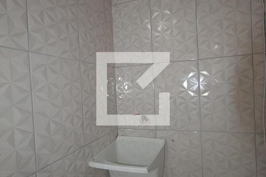 Área de serviço de apartamento para alugar com 2 quartos, 55m² em Vila Kosmos, Rio de Janeiro