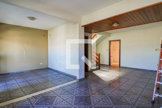 Sala 1 de casa à venda com 4 quartos, 400m² em Cachoeirinha, Belo Horizonte