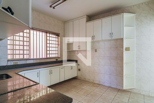 Cozinha de casa à venda com 4 quartos, 400m² em Cachoeirinha, Belo Horizonte