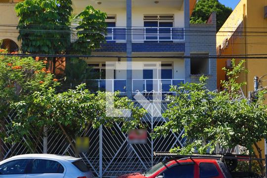 Fachada de casa à venda com 4 quartos, 400m² em Cachoeirinha, Belo Horizonte