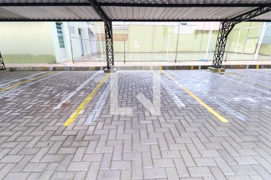 Garagem de apartamento para alugar com 3 quartos, 60m² em Alto Boqueirão, Curitiba