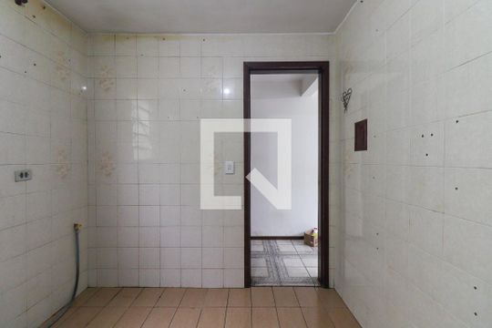 Cozinha e Área de Serviço de apartamento para alugar com 3 quartos, 60m² em Alto Boqueirão, Curitiba