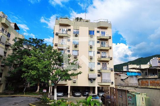 Fachada do bloco de apartamento para alugar com 2 quartos, 70m² em Méier, Rio de Janeiro