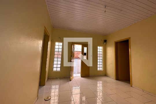 Sala de casa à venda com 2 quartos, 75m² em Centro, São Leopoldo