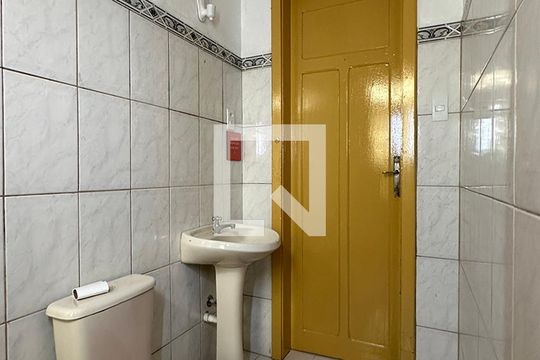 Banheiro de casa à venda com 2 quartos, 75m² em Centro, São Leopoldo