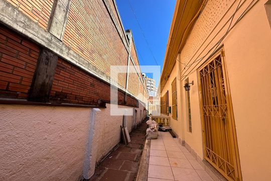 Área comum de casa à venda com 1 quarto, 50m² em Centro, São Leopoldo
