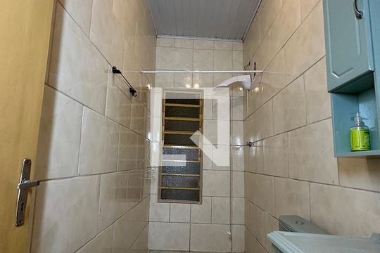 Banheiro de casa à venda com 1 quarto, 50m² em Centro, São Leopoldo