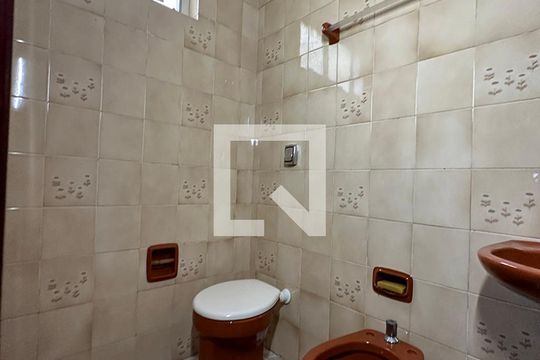 Banheiro de apartamento à venda com 1 quarto, 64m² em Centro, São Leopoldo