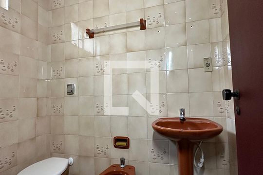 Banheiro de apartamento à venda com 1 quarto, 64m² em Centro, São Leopoldo