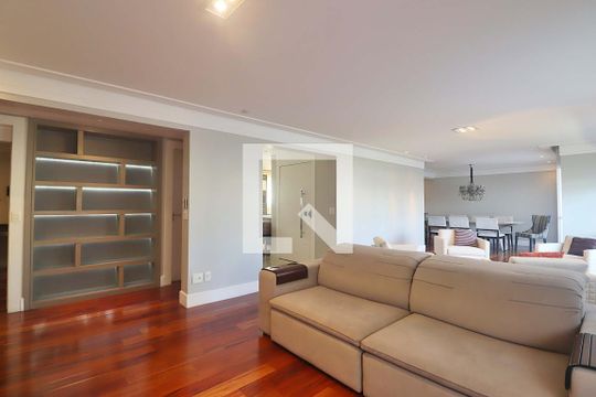Sala de apartamento para alugar com 2 quartos, 170m² em Jardim, Santo André