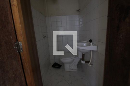 Banheiro de kitnet/studio para alugar com 1 quarto, 20m² em Alto dos Pinheiros, Belo Horizonte