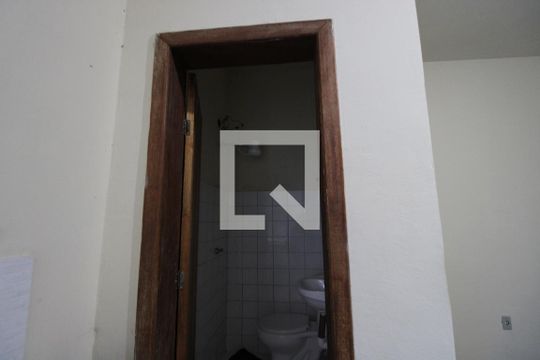 Banheiro de kitnet/studio para alugar com 1 quarto, 20m² em Alto dos Pinheiros, Belo Horizonte