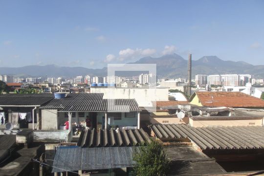 Vista  de apartamento à venda com 2 quartos, 52m² em Inhauma, Rio de Janeiro