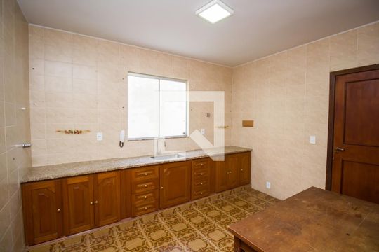 Cozinha de casa para alugar com 4 quartos, 340m² em Aparecida, Belo Horizonte