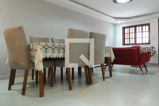 Sala  de casa de condomínio à venda com 4 quartos, 320m² em Anil, Rio de Janeiro