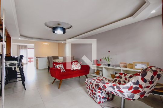 Casa de Condomínio para alugar com 4 quartos, 320m² em Anil, Rio de Janeiro