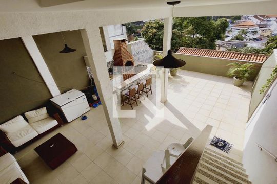 Área Livre  de casa de condomínio para alugar com 4 quartos, 320m² em Anil, Rio de Janeiro