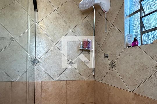 Banheiro  de casa à venda com 3 quartos, 120m² em São José, Canoas