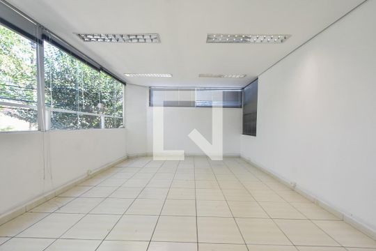 Sala 02 de casa à venda com 3 quartos, 180m² em Campo Belo, São Paulo