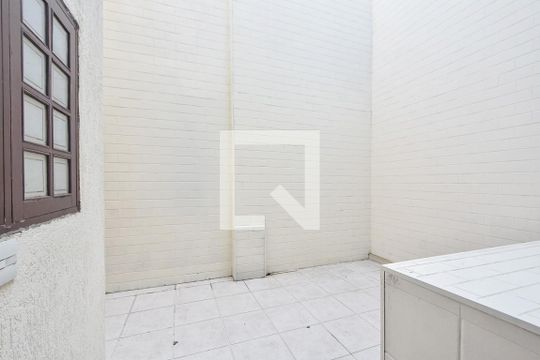 Quintal  de casa para alugar com 3 quartos, 180m² em Campo Belo, São Paulo