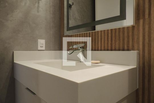 Banheiro Social de apartamento para alugar com 3 quartos, 117m² em Barra da Tijuca, Rio de Janeiro